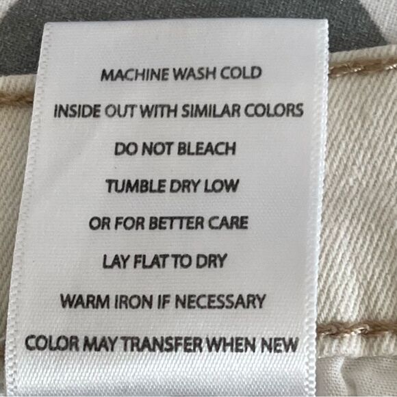 Nicole Miller Flare White Jeans High Rise Boot Cut
Color: Eggshell Size: 14 - Picture 11 of 11